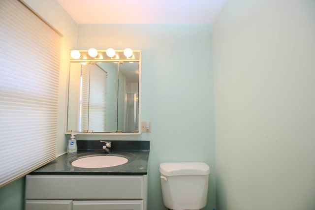 158 Slocum Rd, Dartmouth, MA 02747