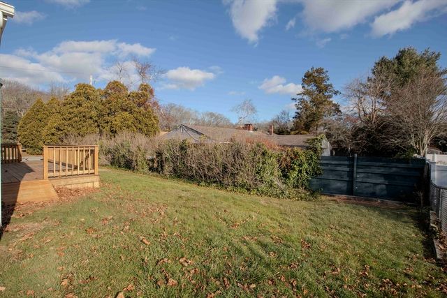 158 Slocum Rd, Dartmouth, MA 02747