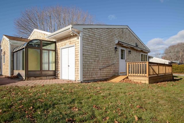 158 Slocum Rd, Dartmouth, MA 02747