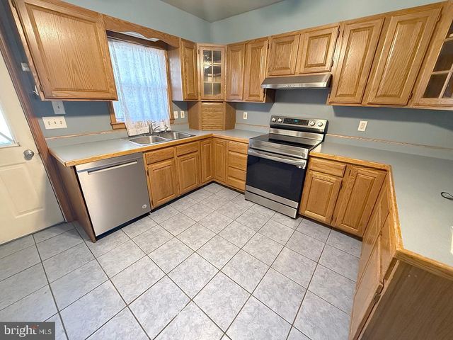 233 N 5TH ST, Newport, PA 17074