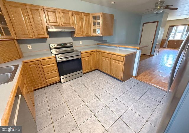 233 N 5TH ST, Newport, PA 17074