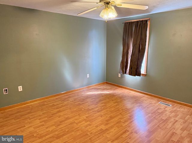 233 N 5TH ST, Newport, PA 17074