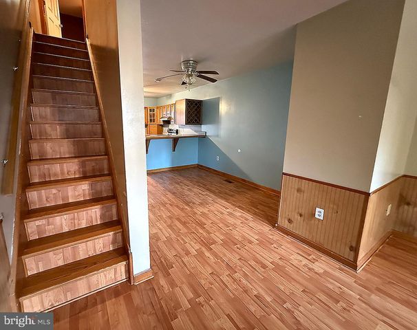 233 N 5TH ST, Newport, PA 17074