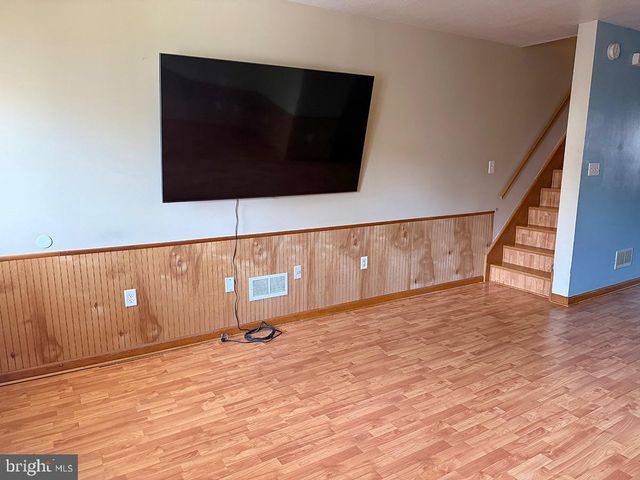 233 N 5TH ST, Newport, PA 17074