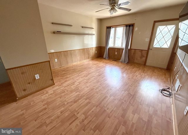 233 N 5TH ST, Newport, PA 17074