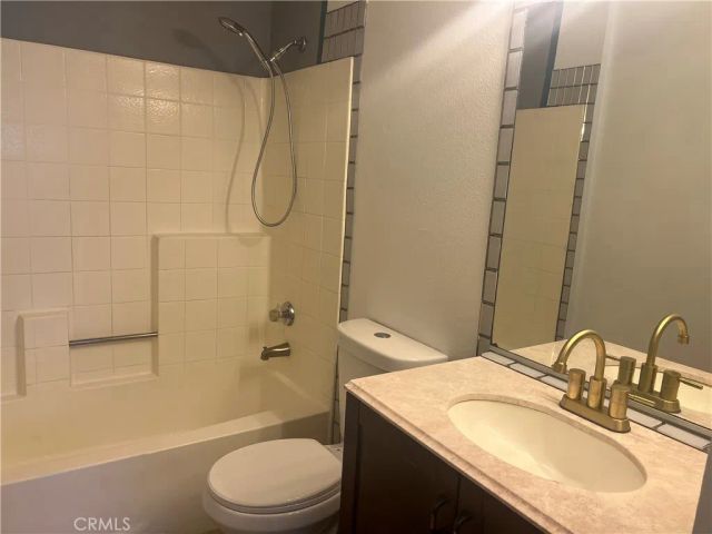 450 E 4th Street 207, Santa Ana, CA 92701
