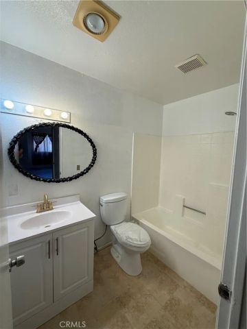 450 E 4th Street 207, Santa Ana, CA 92701