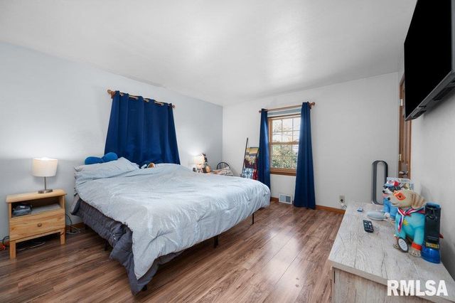 2153 14TH Street, Rock Island, IL 61201