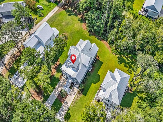 50 Comfort Ln., Pawleys Island, SC 29585