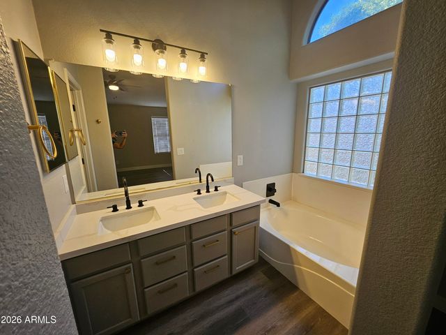 66 W DEXTER Way, San Tan Valley, AZ 85143