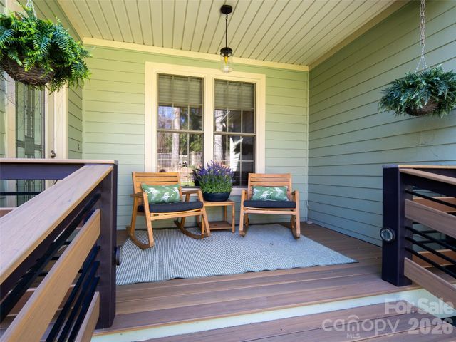 1916 Laurel Park Highway, Hendersonville, NC 28739