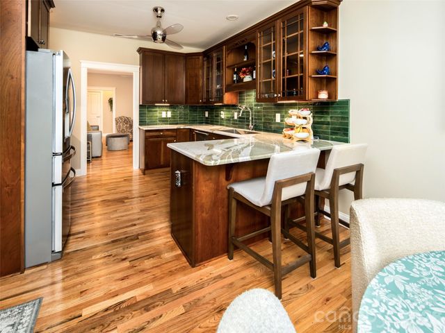 1916 Laurel Park Highway, Hendersonville, NC 28739