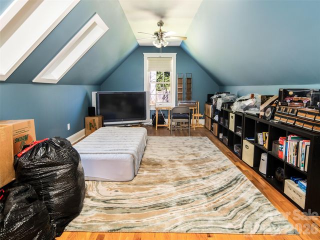 1916 Laurel Park Highway, Hendersonville, NC 28739