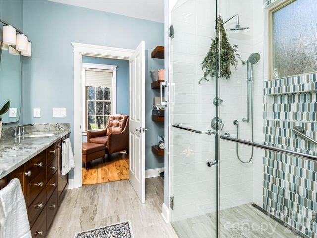 1916 Laurel Park Highway, Hendersonville, NC 28739