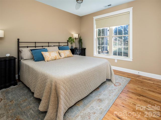 1916 Laurel Park Highway, Hendersonville, NC 28739