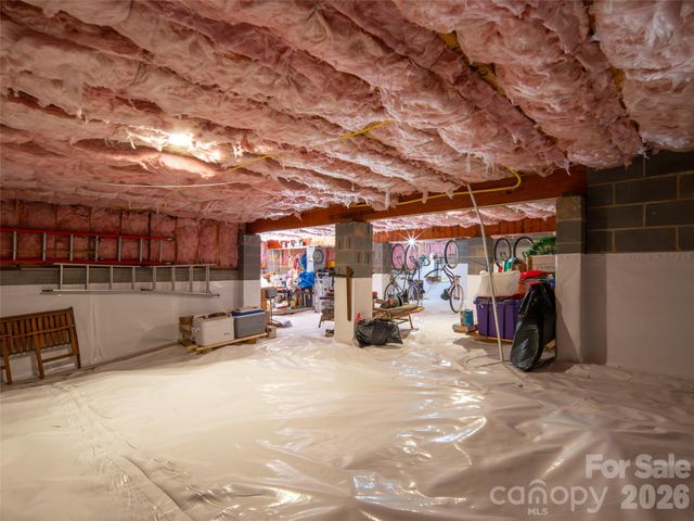 1916 Laurel Park Highway, Hendersonville, NC 28739