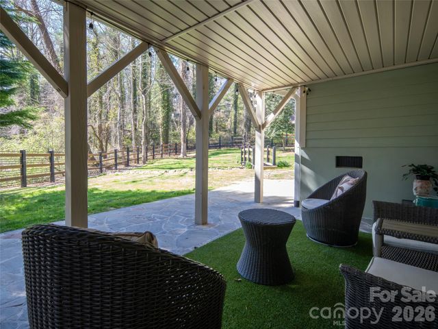 1916 Laurel Park Highway, Hendersonville, NC 28739