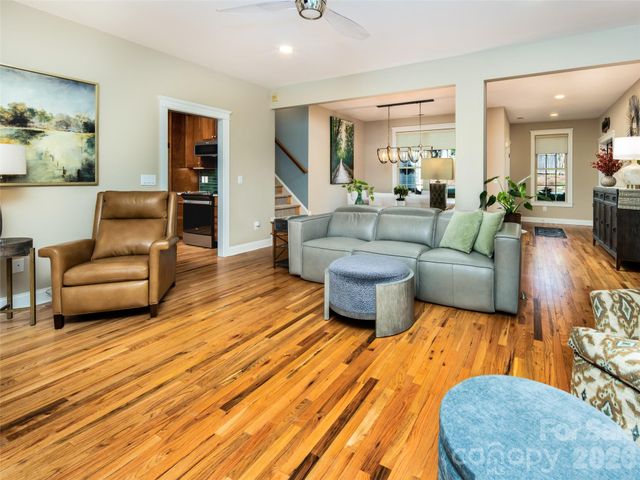 1916 Laurel Park Highway, Hendersonville, NC 28739