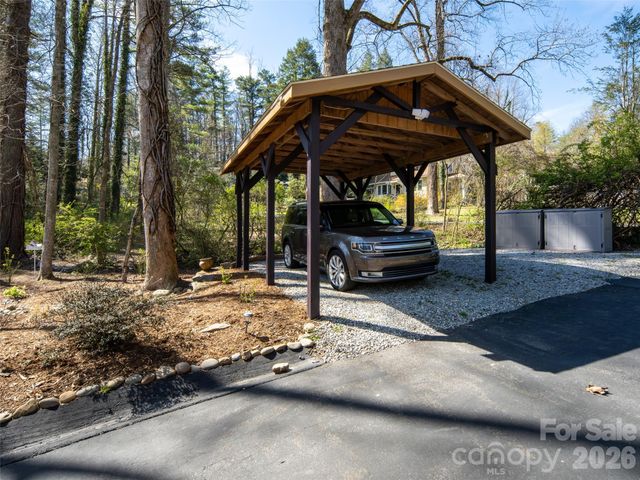 1916 Laurel Park Highway, Hendersonville, NC 28739