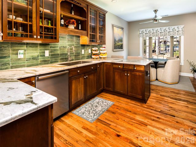 1916 Laurel Park Highway, Hendersonville, NC 28739