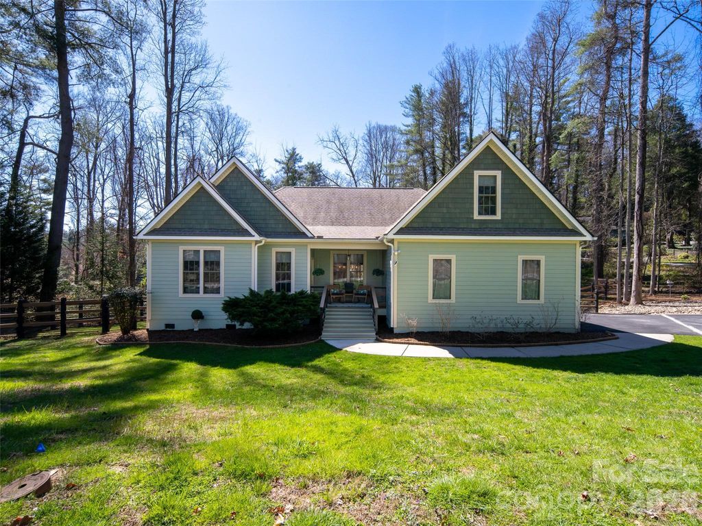 1916 Laurel Park Highway, Hendersonville, NC 28739