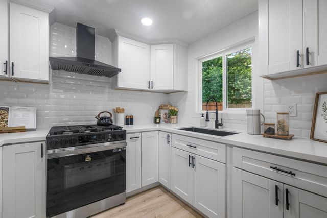 101 Recht Street, Hollister, CA 95023