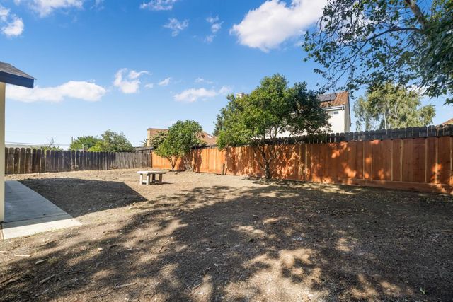 101 Recht Street, Hollister, CA 95023