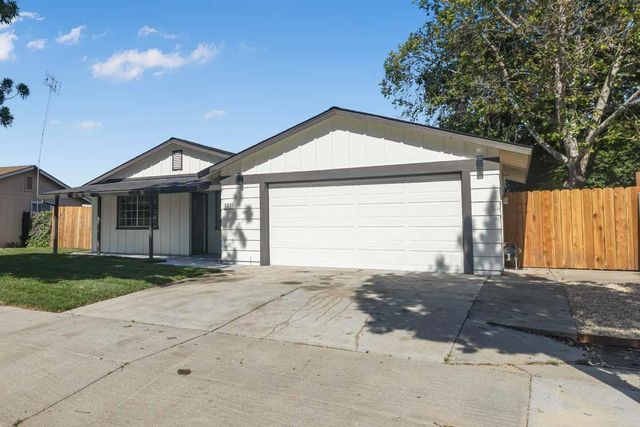 101 Recht Street, Hollister, CA 95023
