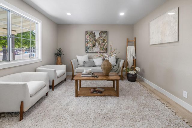 101 Recht Street, Hollister, CA 95023