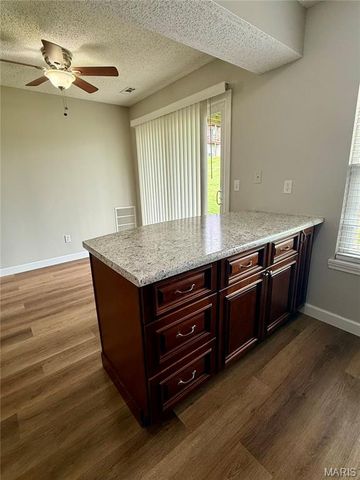 2279 Highland Hill Drive H, St Peters, MO 63376