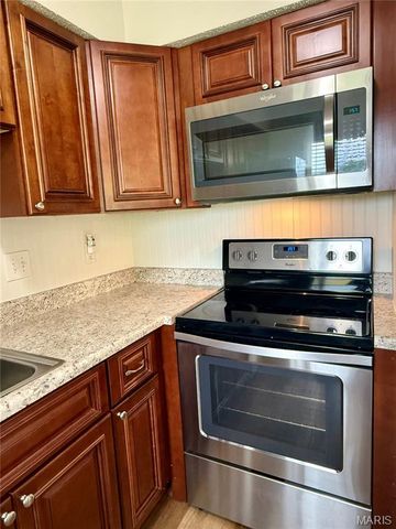 2279 Highland Hill Drive H, St Peters, MO 63376