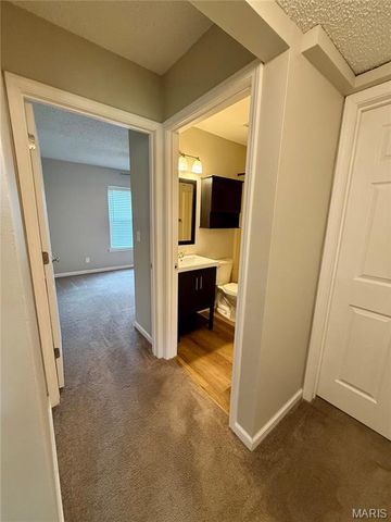 2279 Highland Hill Drive H, St Peters, MO 63376