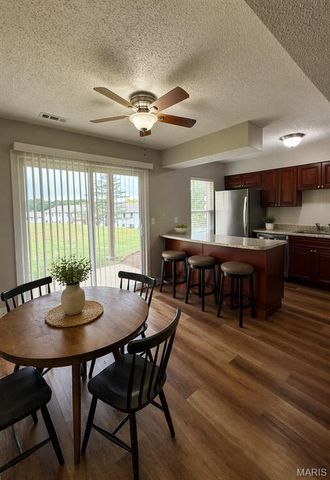 2279 Highland Hill Drive H, St Peters, MO 63376