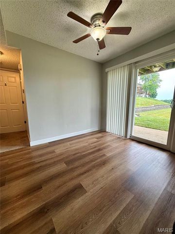2279 Highland Hill Drive H, St Peters, MO 63376