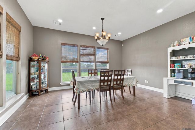 30889 Creek Valley Dr, Denham Springs, LA 70726