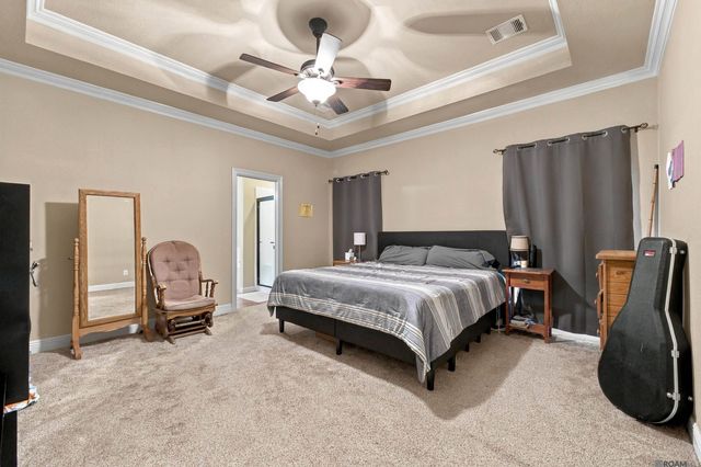 30889 Creek Valley Dr, Denham Springs, LA 70726