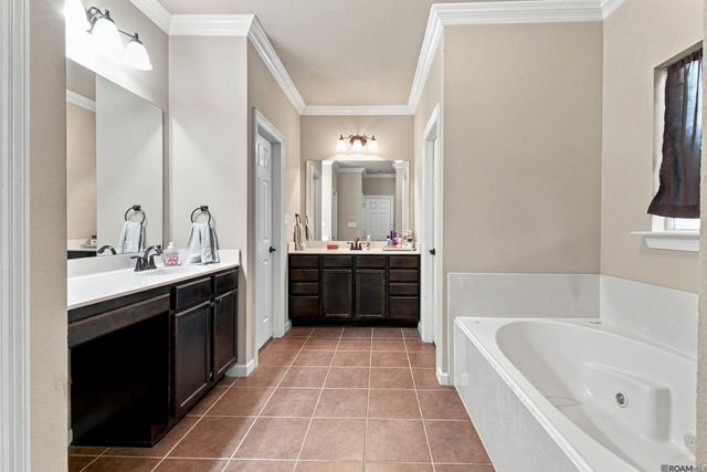 30889 Creek Valley Dr, Denham Springs, LA 70726