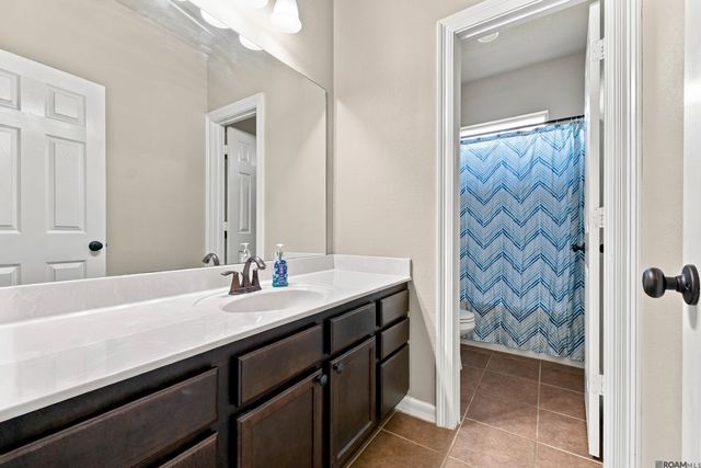 30889 Creek Valley Dr, Denham Springs, LA 70726
