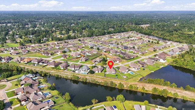 30889 Creek Valley Dr, Denham Springs, LA 70726