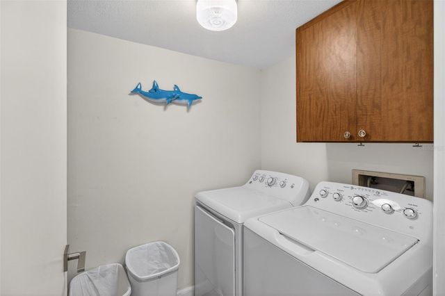 225 COUNTRY CLUB DRIVE D239, Largo, FL 33771