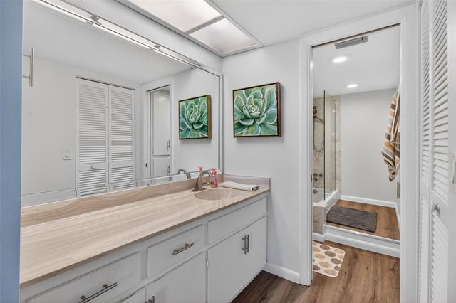 225 COUNTRY CLUB DRIVE D239, Largo, FL 33771