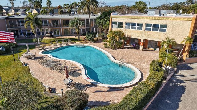 225 COUNTRY CLUB DRIVE D239, Largo, FL 33771