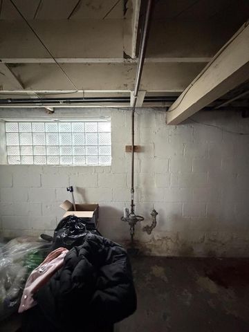 1565 S 57th STREET, West Allis, WI 53214