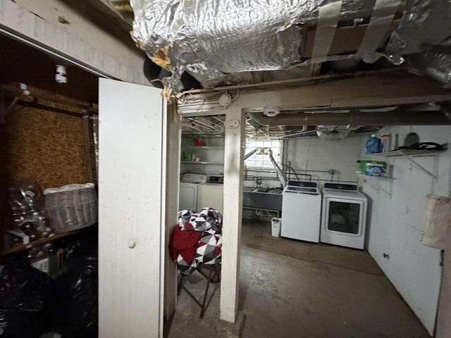 1565 S 57th STREET, West Allis, WI 53214