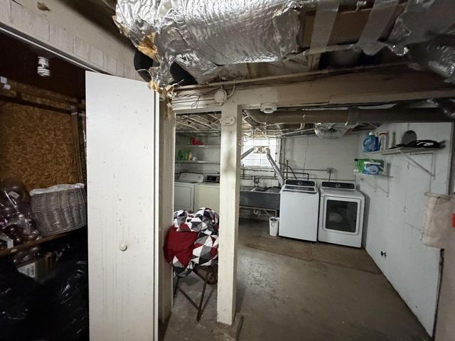 1565 S 57th STREET, West Allis, WI 53214