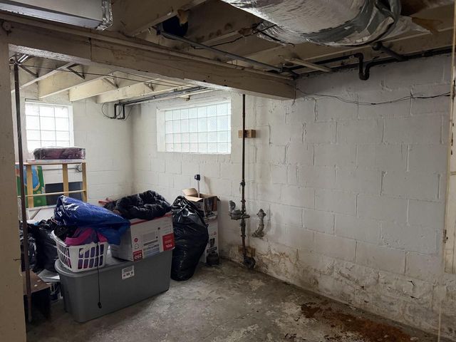 1565 S 57th STREET, West Allis, WI 53214