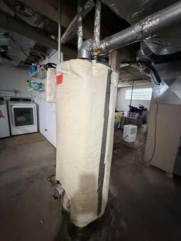 1565 S 57th STREET, West Allis, WI 53214