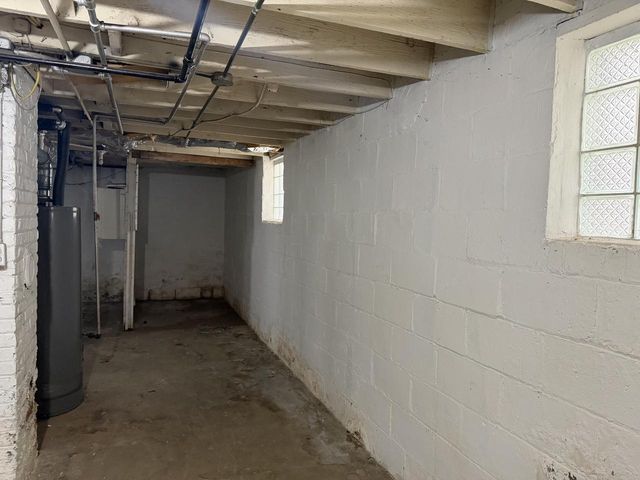 1565 S 57th STREET, West Allis, WI 53214