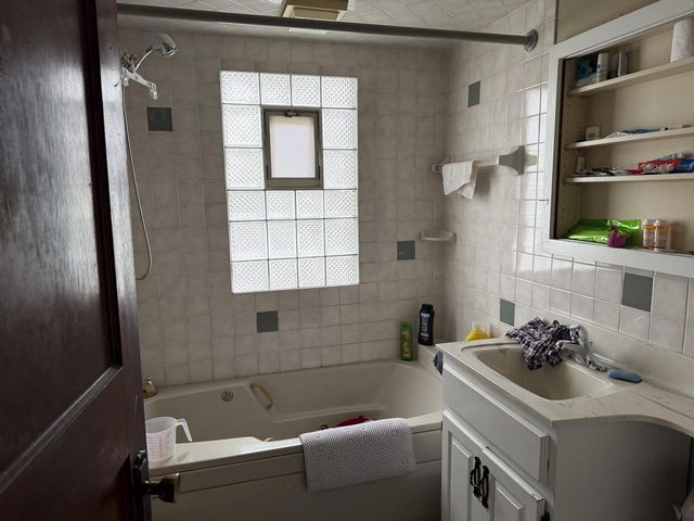 1565 S 57th STREET, West Allis, WI 53214