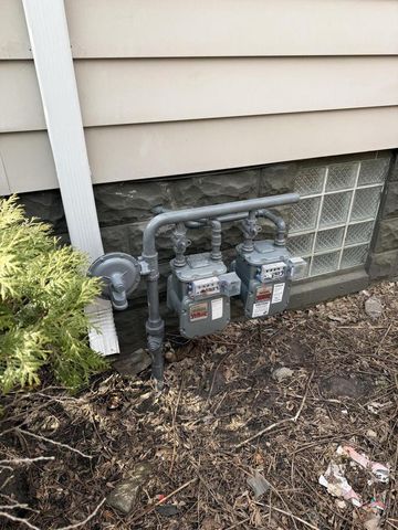 1565 S 57th STREET, West Allis, WI 53214